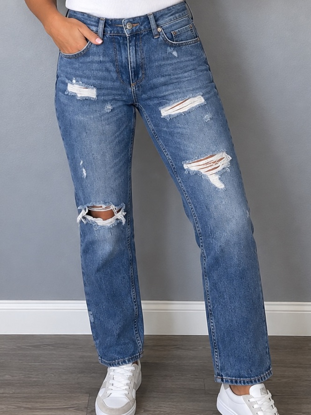 Zara Woman Relaxed Fit Medium Rise Jeans